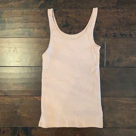 Women’s Gap tank - Picture 1 of 1